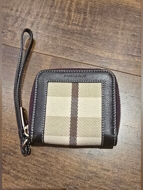 Burberry Black Leather & Beige Check Zip Coin Wristlet